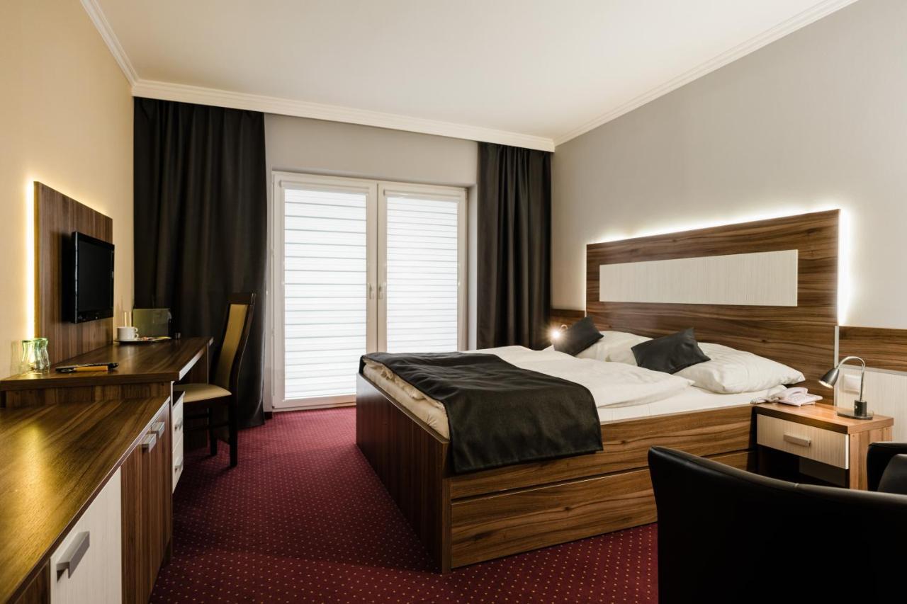 Hotel Menhard المظهر الخارجي الصورة