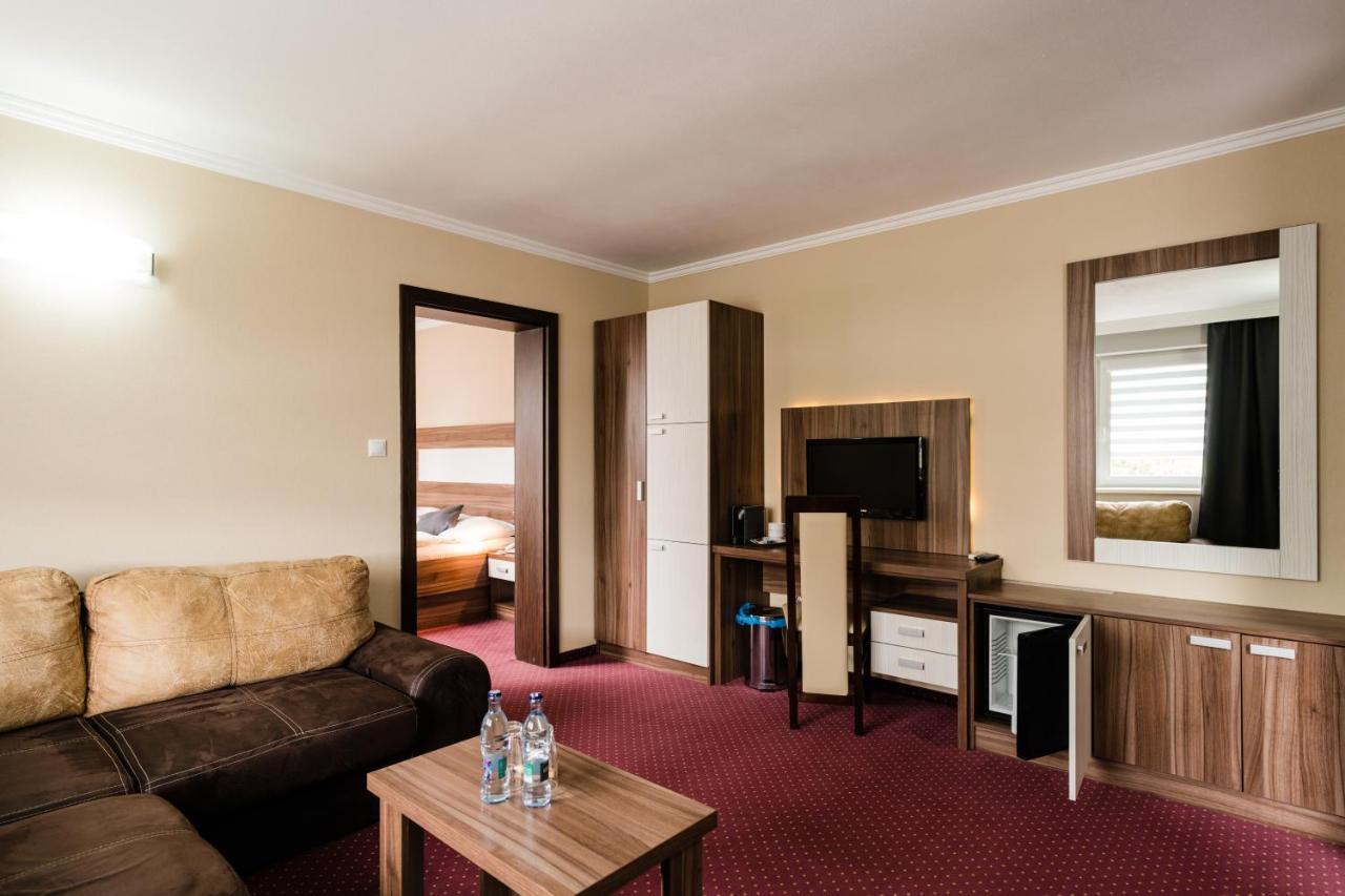 Hotel Menhard المظهر الخارجي الصورة