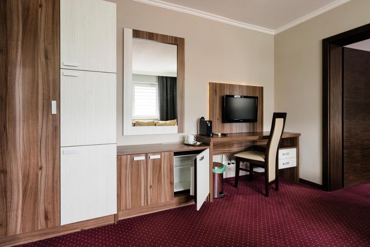 Hotel Menhard المظهر الخارجي الصورة