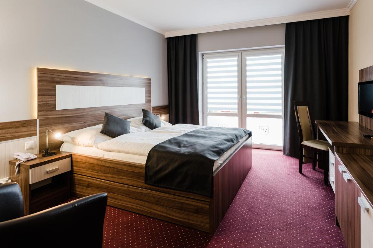 Hotel Menhard المظهر الخارجي الصورة
