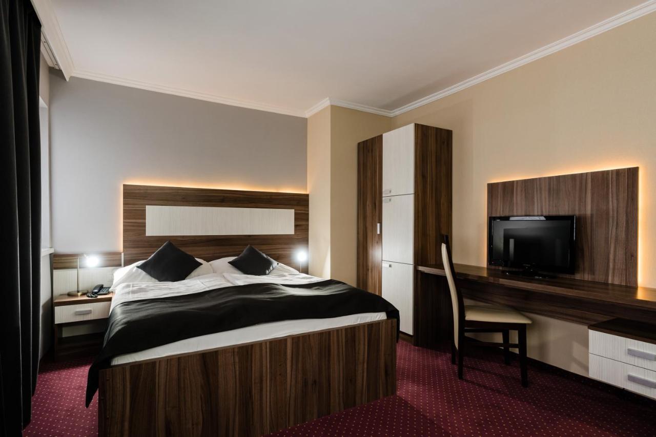 Hotel Menhard المظهر الخارجي الصورة