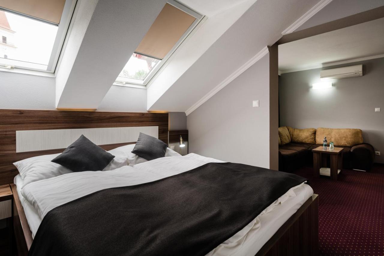 Hotel Menhard المظهر الخارجي الصورة