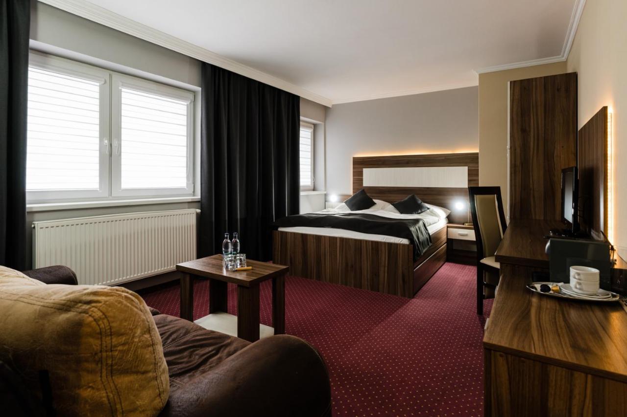 Hotel Menhard المظهر الخارجي الصورة