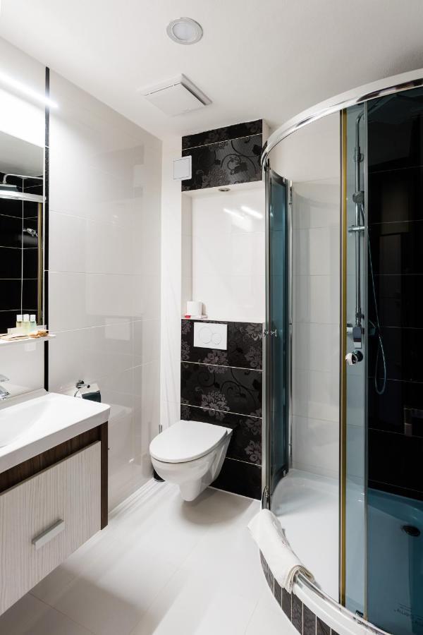 Hotel Menhard المظهر الخارجي الصورة