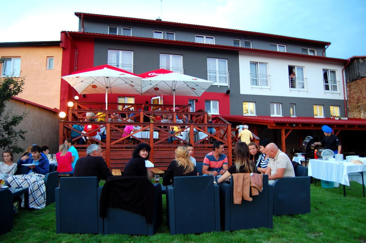 Hotel Menhard المظهر الخارجي الصورة