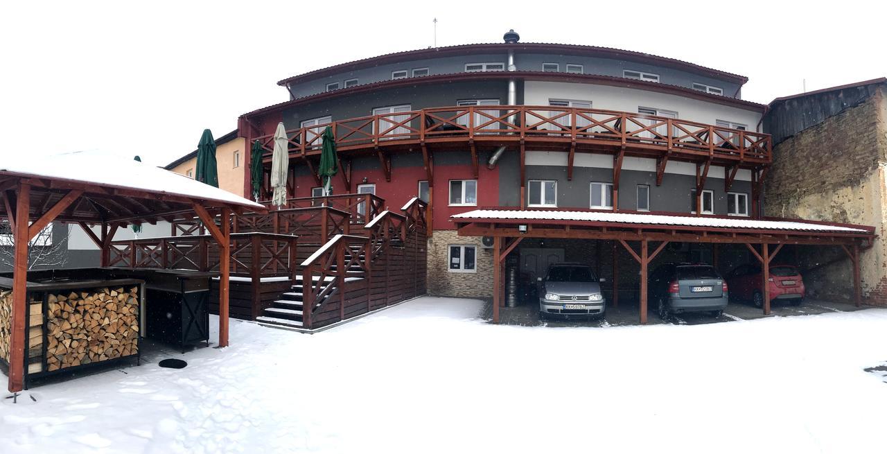 Hotel Menhard المظهر الخارجي الصورة